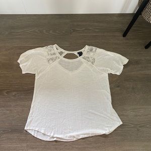 Torrid White T-shirt With Lace Detailing On Shoulder, Size 2